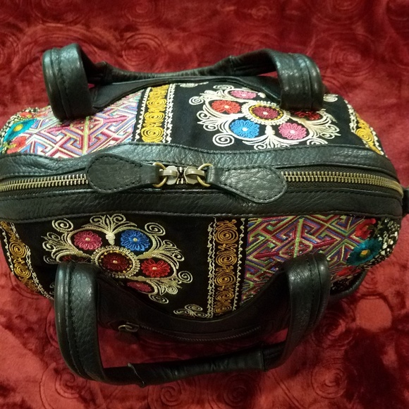 Isabella Fiore ~ Black Leather & Tapestry Handbag - Picture 7 of 8